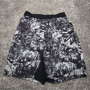 Lululemon T.H.E. Short *9" Updated Canopy Ice Grey Black Small EUC